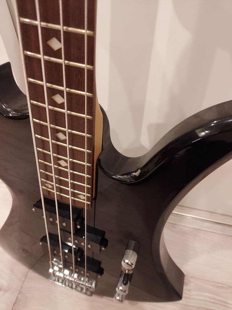 Chatting Bird エレキベース モッキンバードモデル