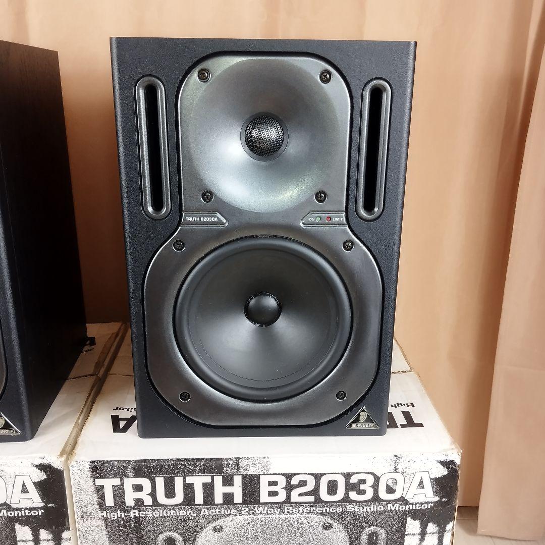 スタジオモニタースピーカー 　TRUTH B2030A BEHRINGER