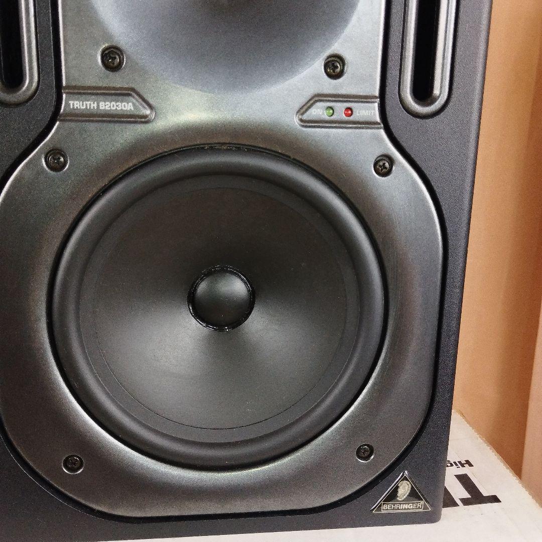 スタジオモニタースピーカー 　TRUTH B2030A BEHRINGER