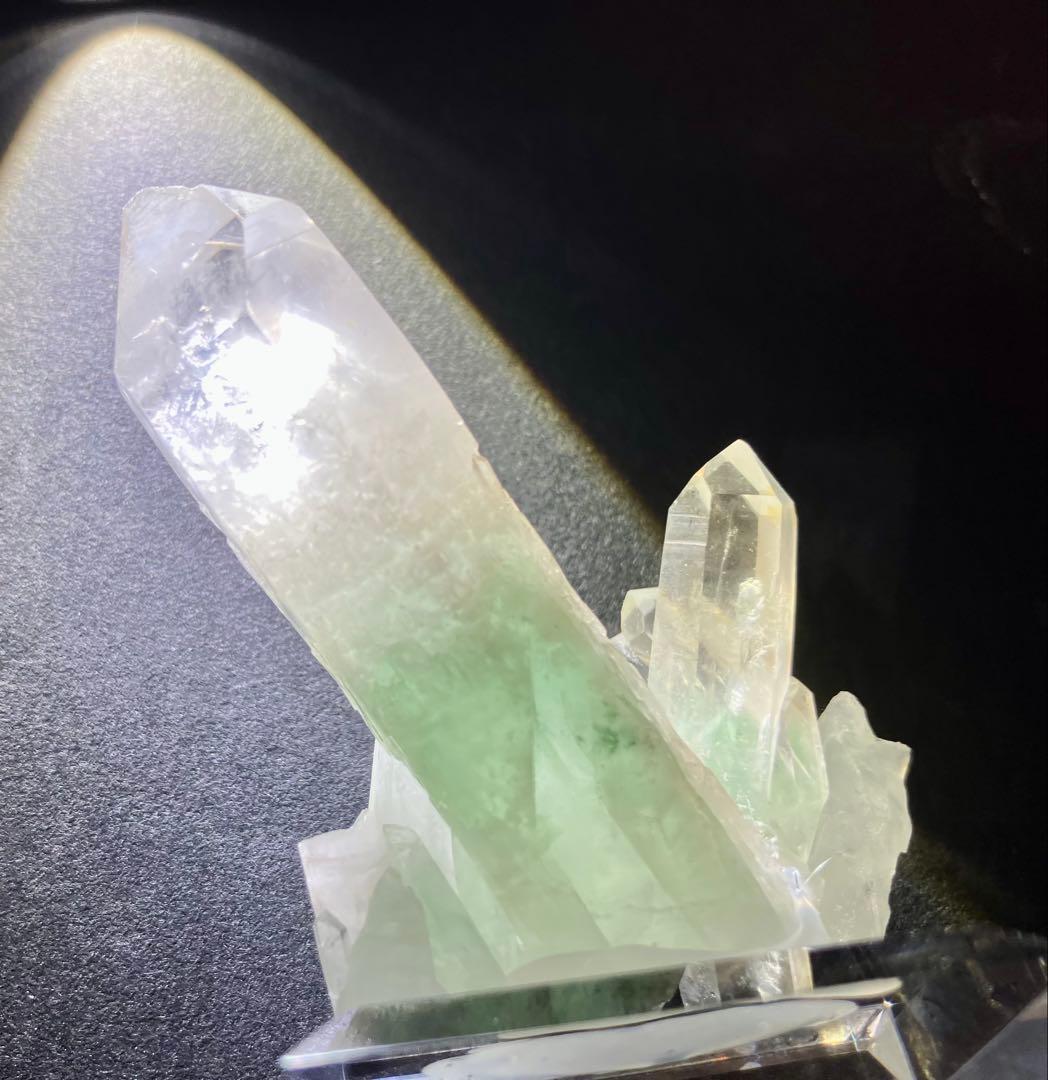 フックサイトinクォーツ　グリーンファントムクォーツ　天然石　水晶　原石