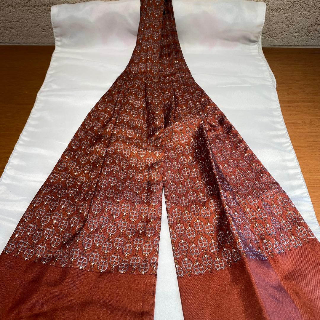 HERMES メンズ　シルク　アスコットタイ　ブラウン