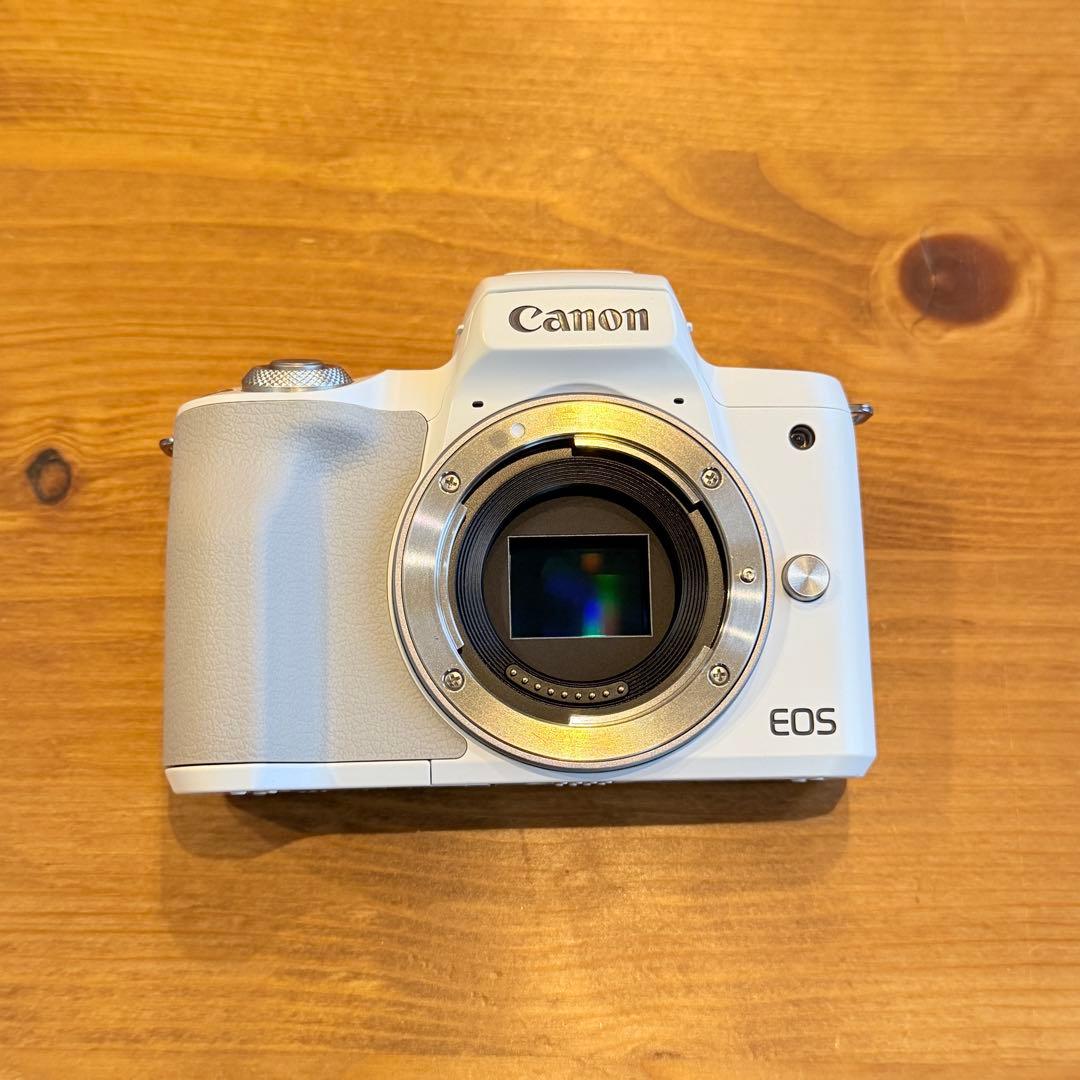 【美品】Canon キャノンEOS Kiss M2 ダブルズームキット　ホワイト