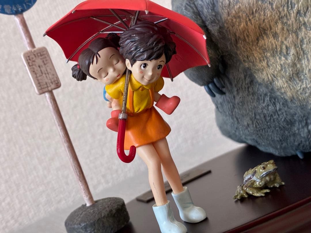 となりのトトロ　バス停シーンのフィギュア　コミニカ製ジブリフィギュア（中古品）