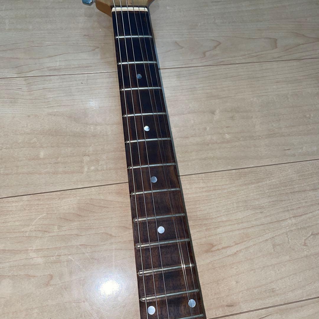 高級ピックアップ搭載　いい音　ストラトキャスタータイプ　弦高調整済み　です