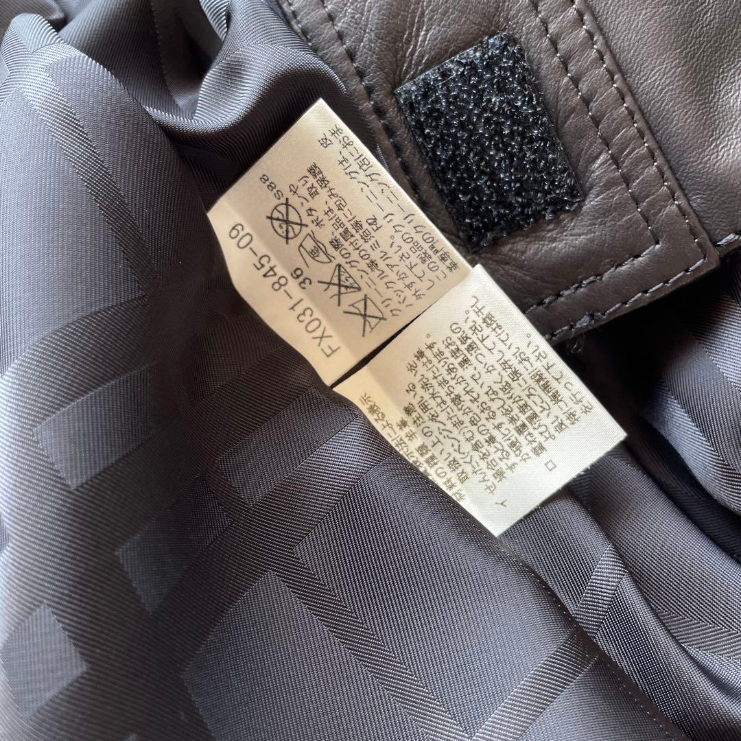 Burberry ブラックレザー プリーツスカート　羊革