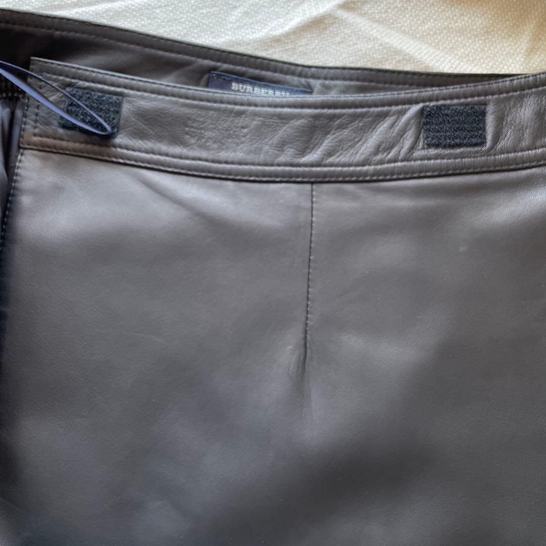 Burberry ブラックレザー プリーツスカート　羊革