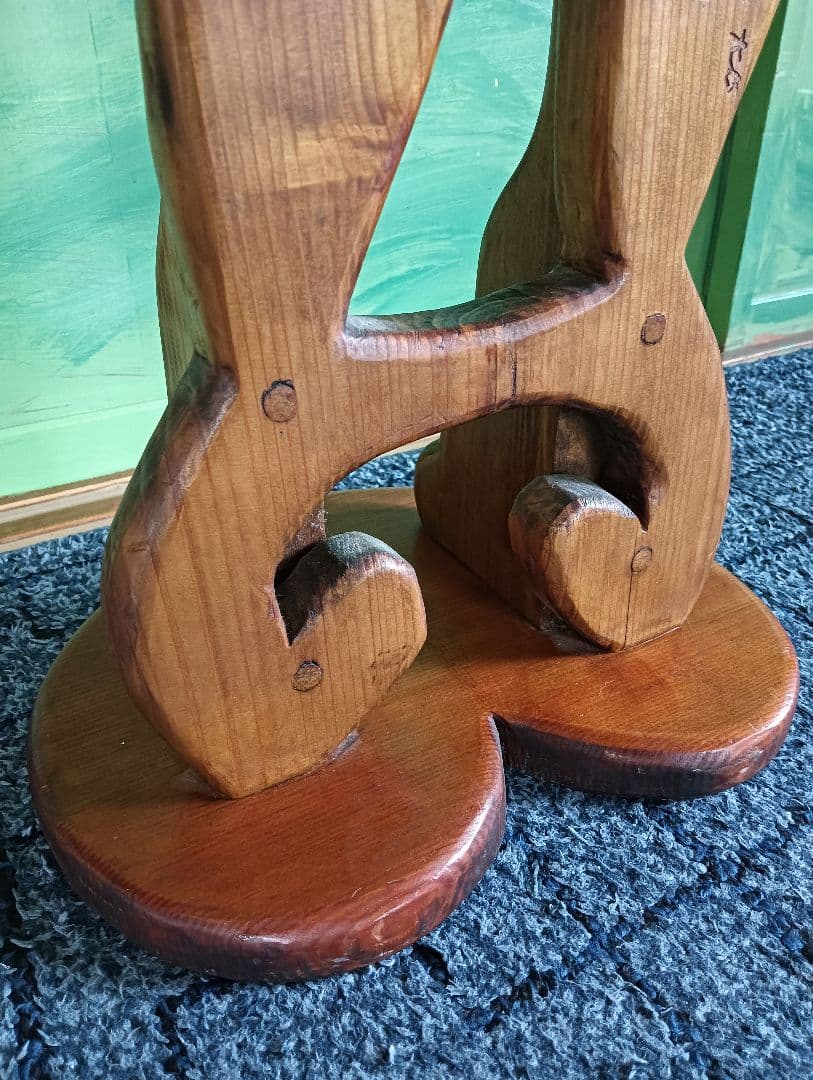 特大　猫型　木製アート彫刻　玄関先など幸せ招く猫