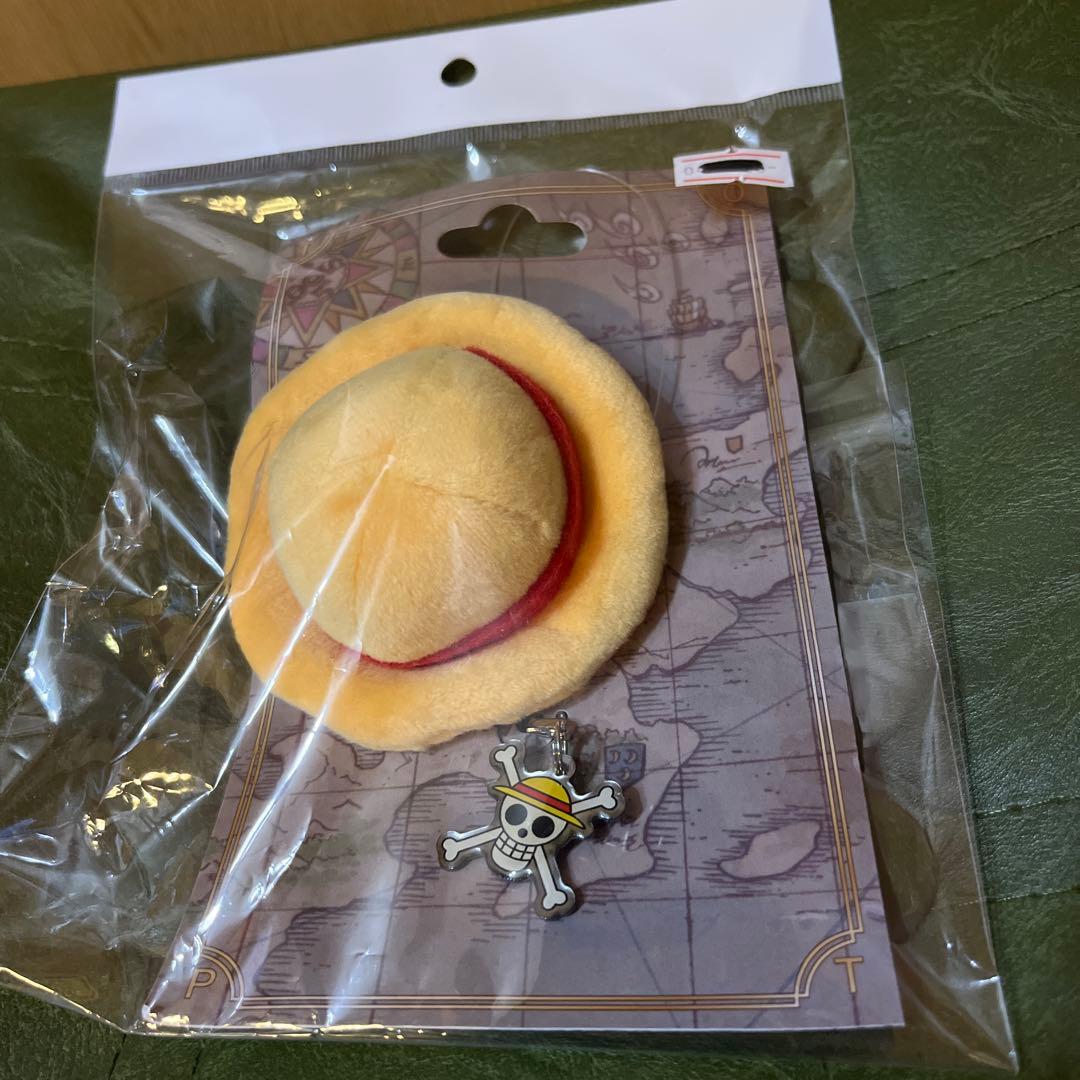 ワンピース　東京ワンピースタワー　帽子マスコットピン　ルフィ　エース　サボ