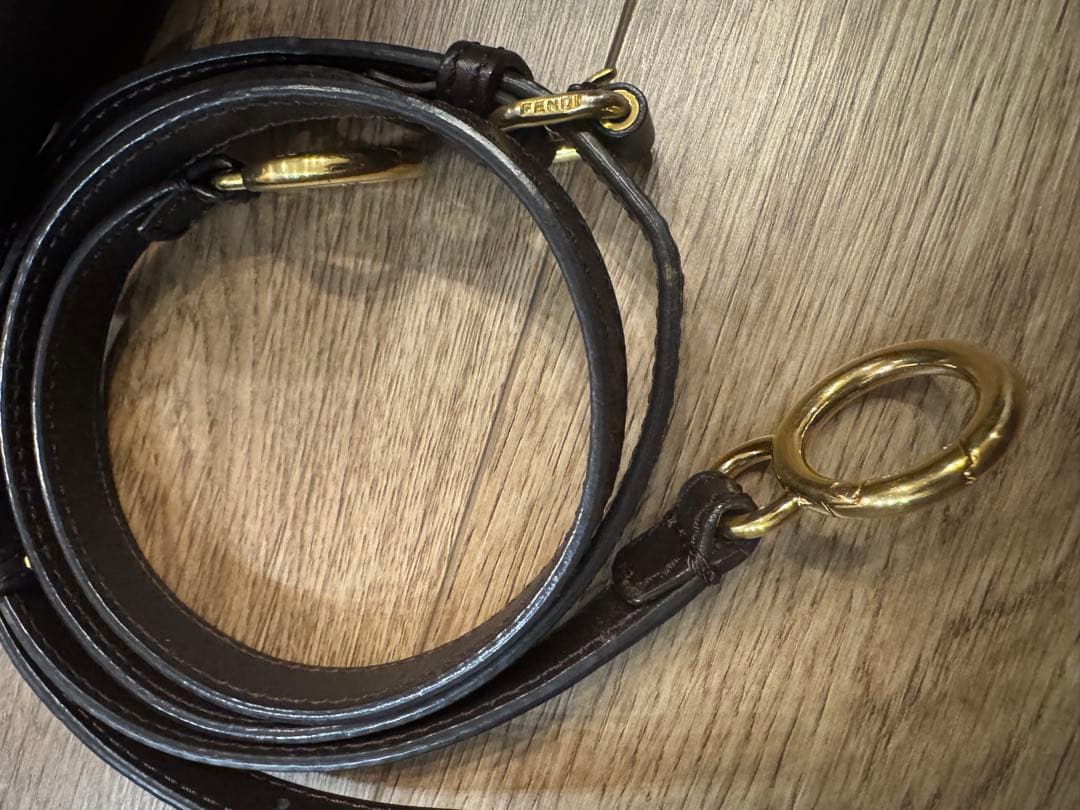 FENDI フェンディ 8BN226 ピーカブー ミディアム