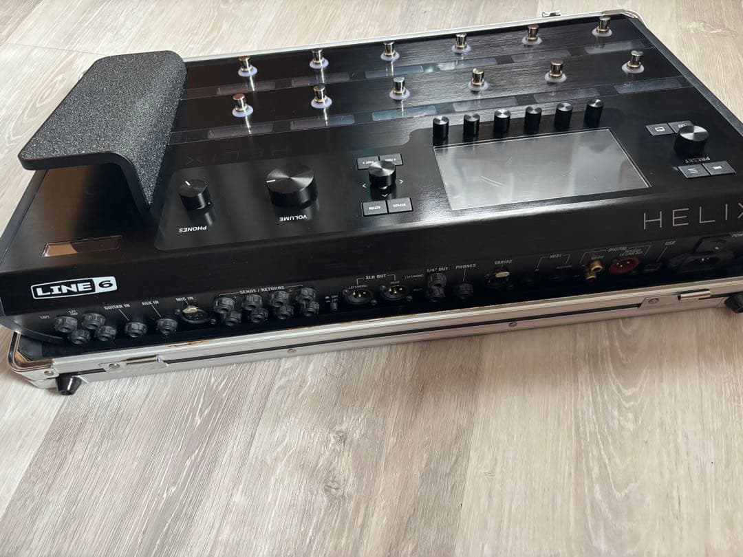 LINE6 Helix Floor エフェクターケース付き
