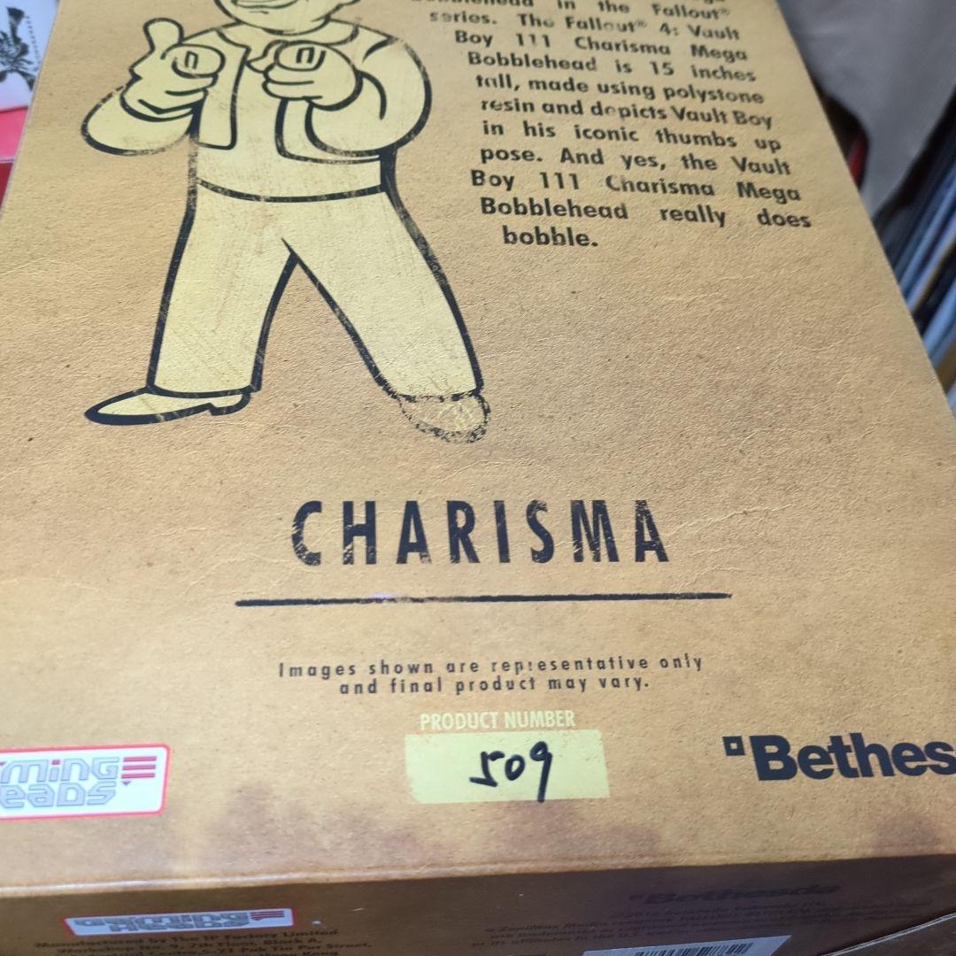 フォールアウト4 Vault Boy 111 Mega Bobblehead