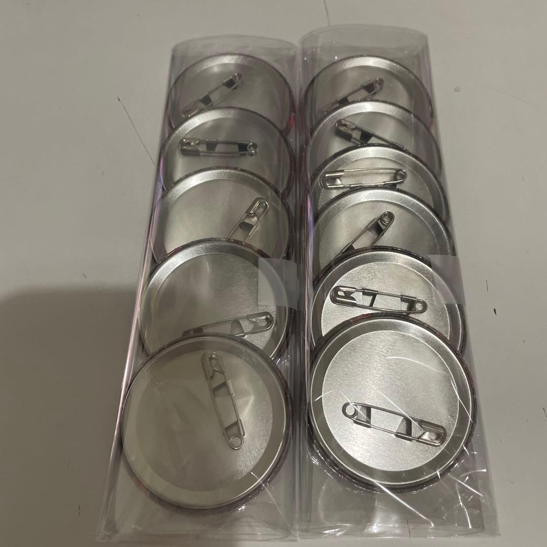 Y91.浦島坂田船 となりの坂田 缶バッジ 2020 クリスマス サンタ 等身