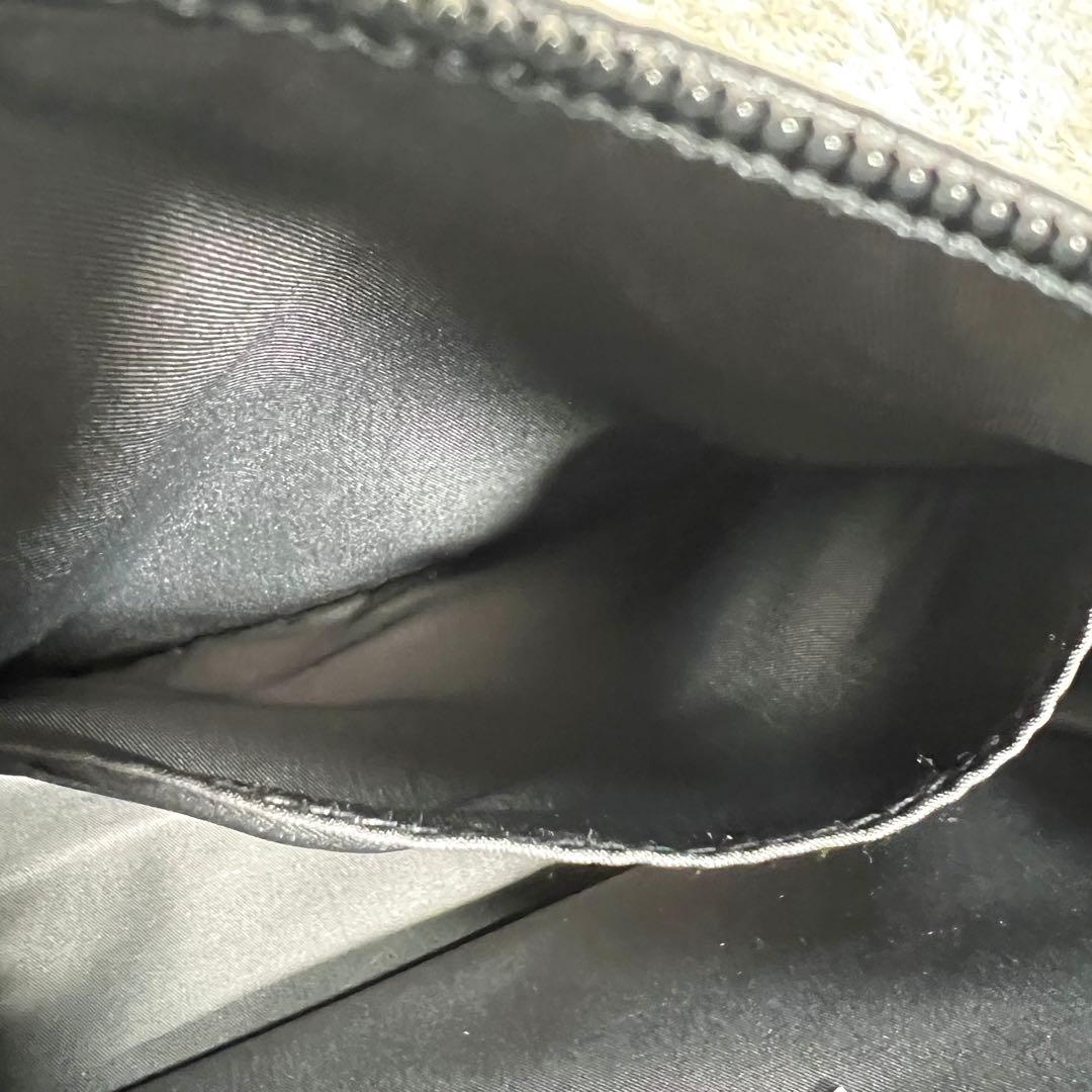 イアパピヨネ ワイドテープショルダーバッグ ブラック ホワイトストーン