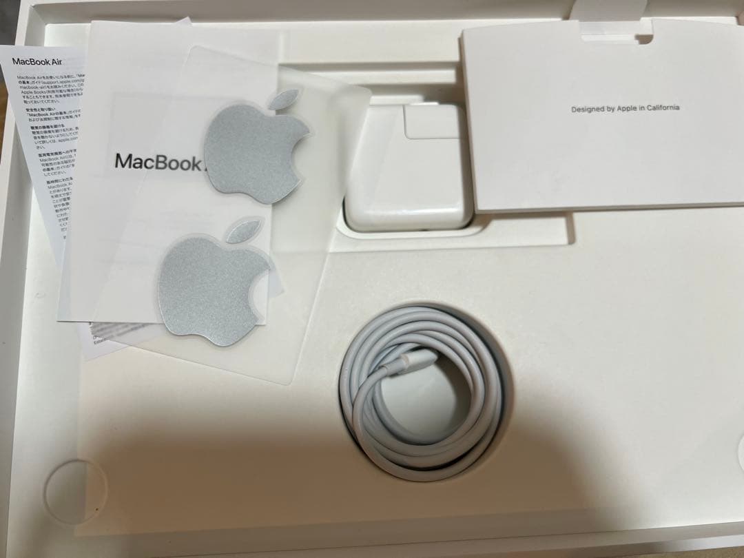 Apple M1チップ搭載13インチMacBook Air 256GB 8GB