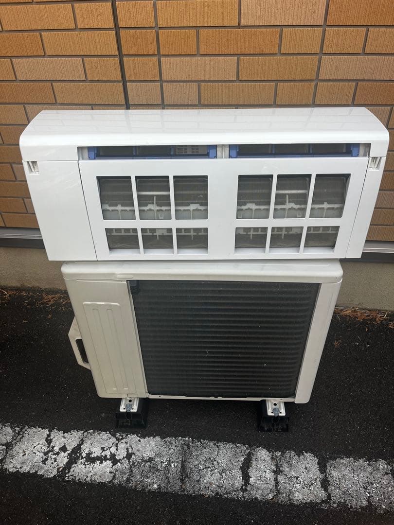 Fujitsu ノクリア　エアコン AS-R22H-W 2019年製お掃除機能付