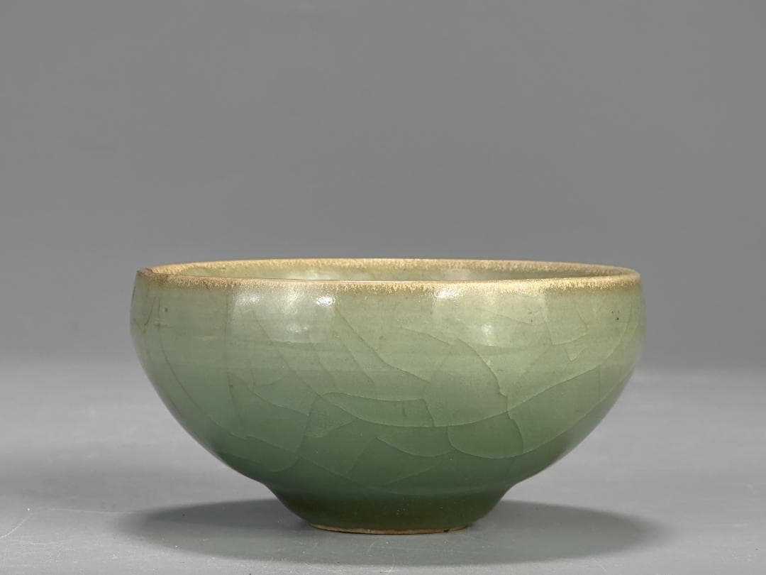 中国美術　龍泉窯　青磁茶杯　煎茶碗　貫入　盃　唐物