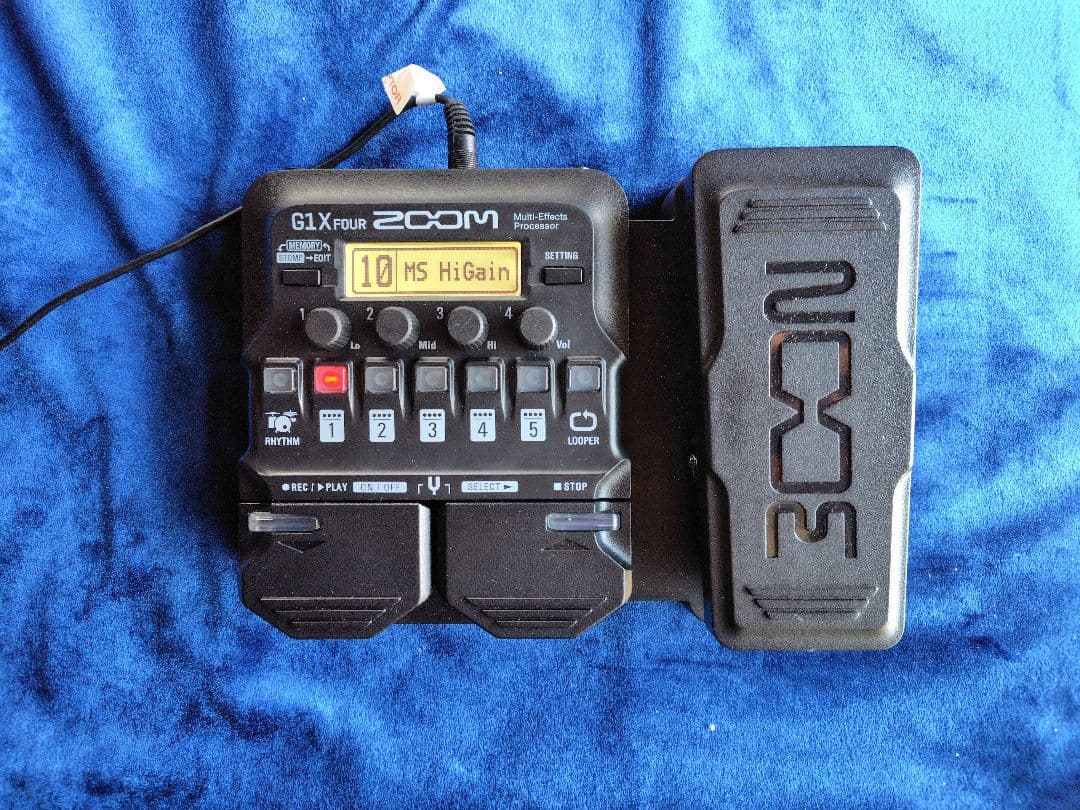 ZOOM G1X FOUR マルチエフェクター（エクスプレッションペダル付）