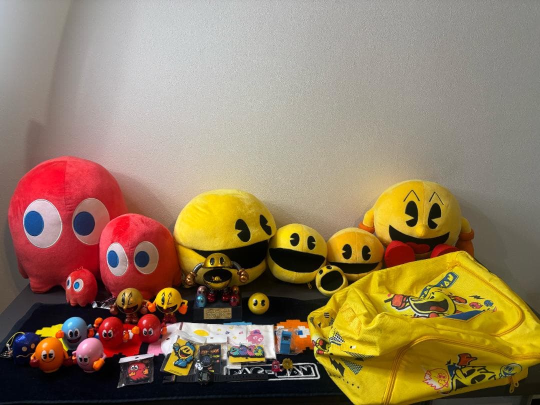 パックマングッズ(超合金・スピーカー・フィギュア・ぬいぐるみ・キーホルダー)