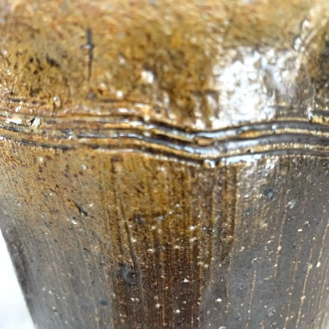 備前焼の手びねりつるべ花入れ