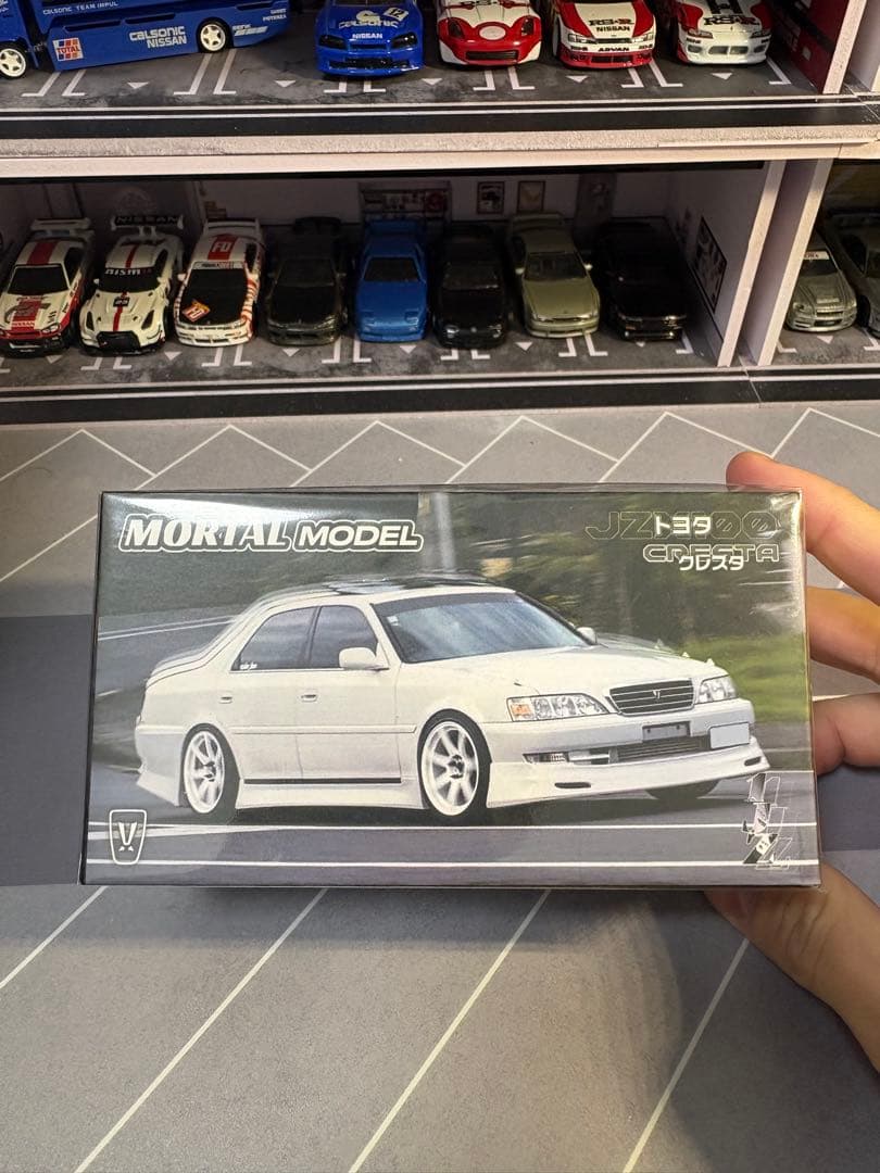モータルモデル1/64 トヨタ クレスタ 2.5 ルラーンG JZX100
