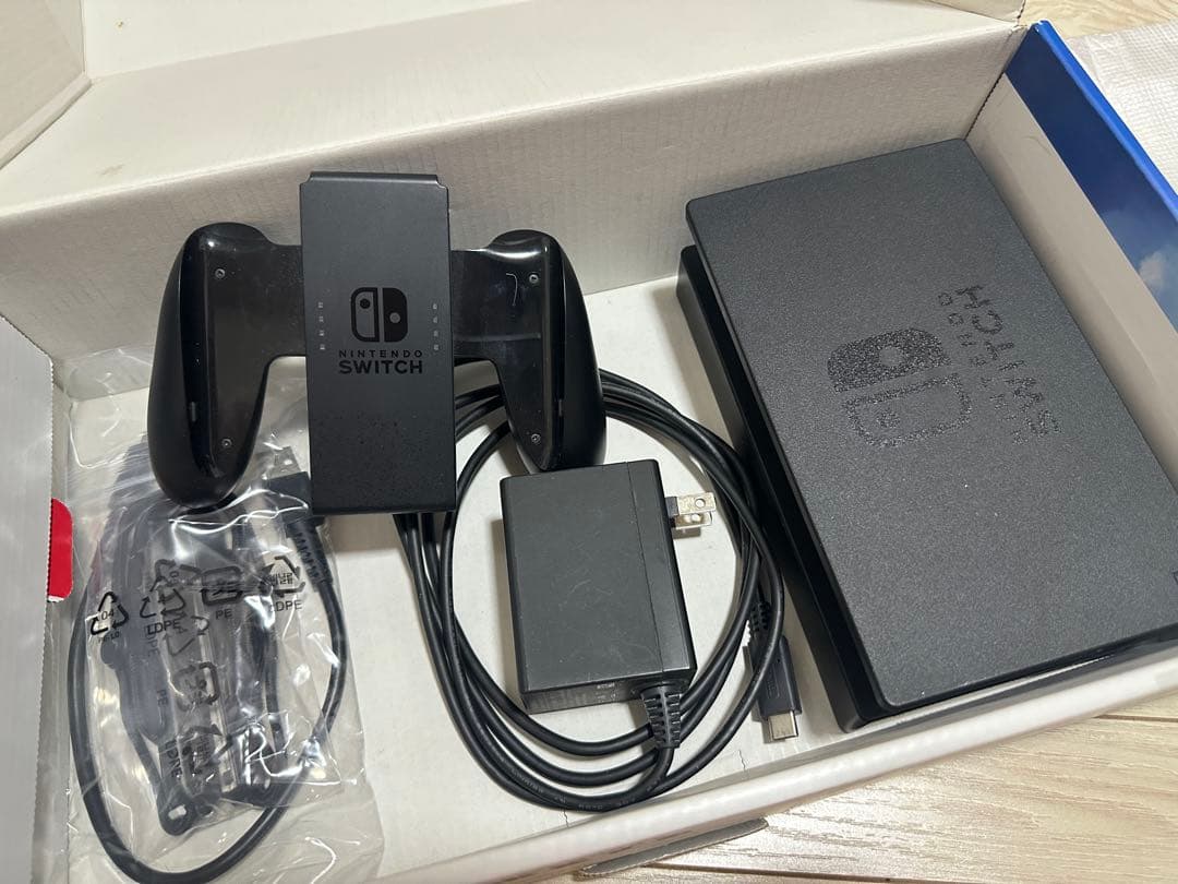 Nintendo Switch 本体（標準版） 付属品完備・動作良好