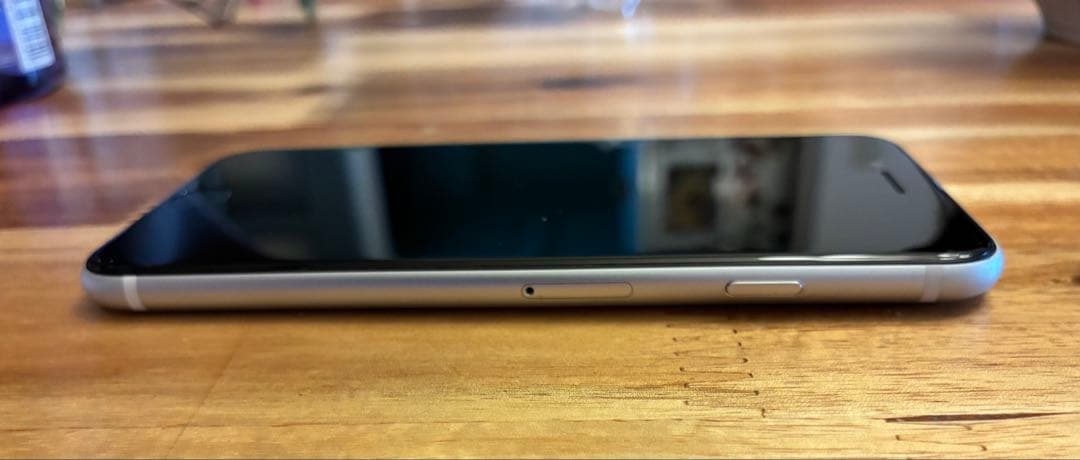 iPhone SE (第2世代) ホワイト