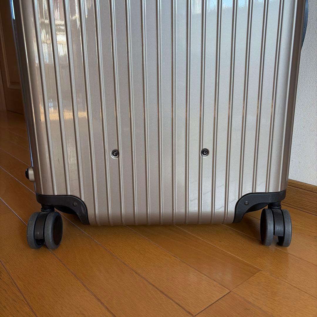 リモワ サルサ 104L 4輪 日本限定色サンドゴールド