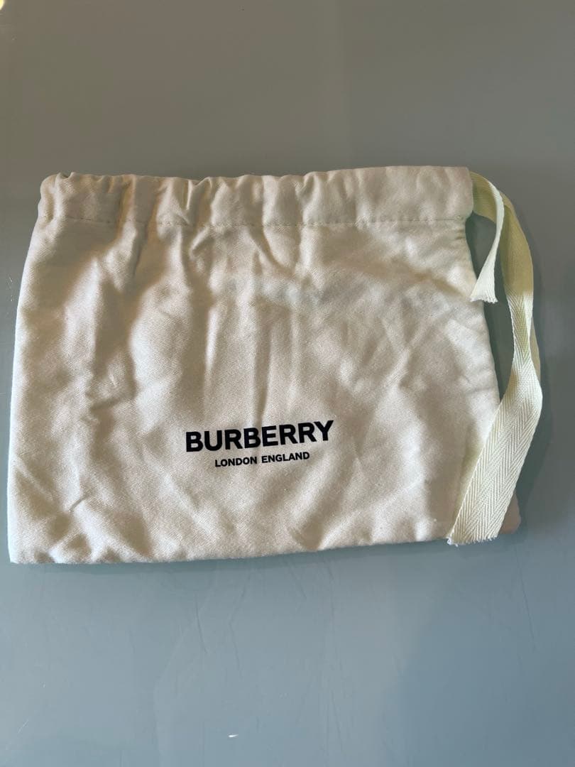 美品　Burberry バーバリー　カチューシャ