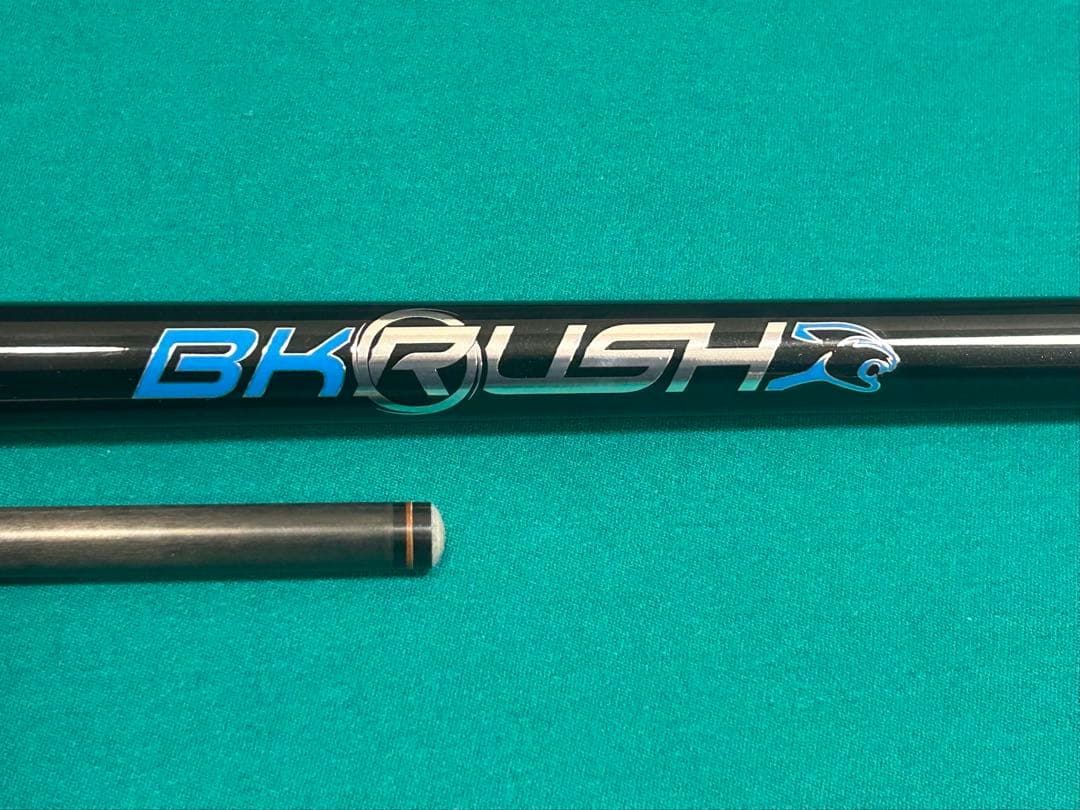 美品 BK RUSH ビリヤードキュー ノーラップ