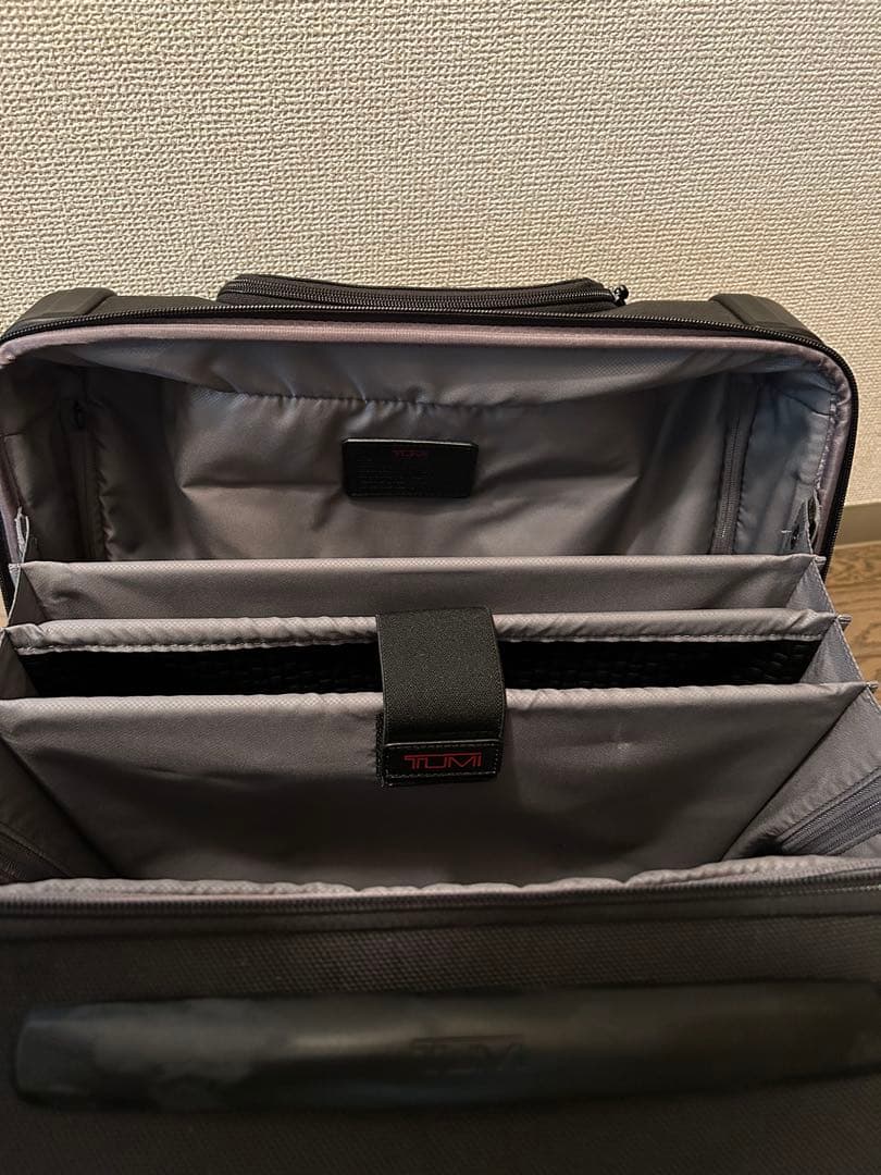TUMI ブラック キャリーケース 小型