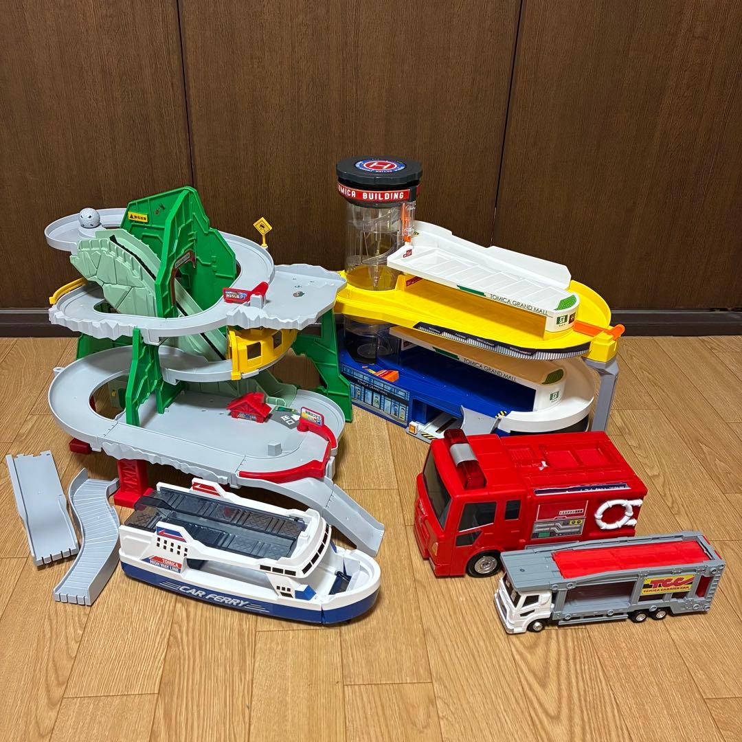 トミカコース2種+消防車+トミカ運搬　まとめ売り