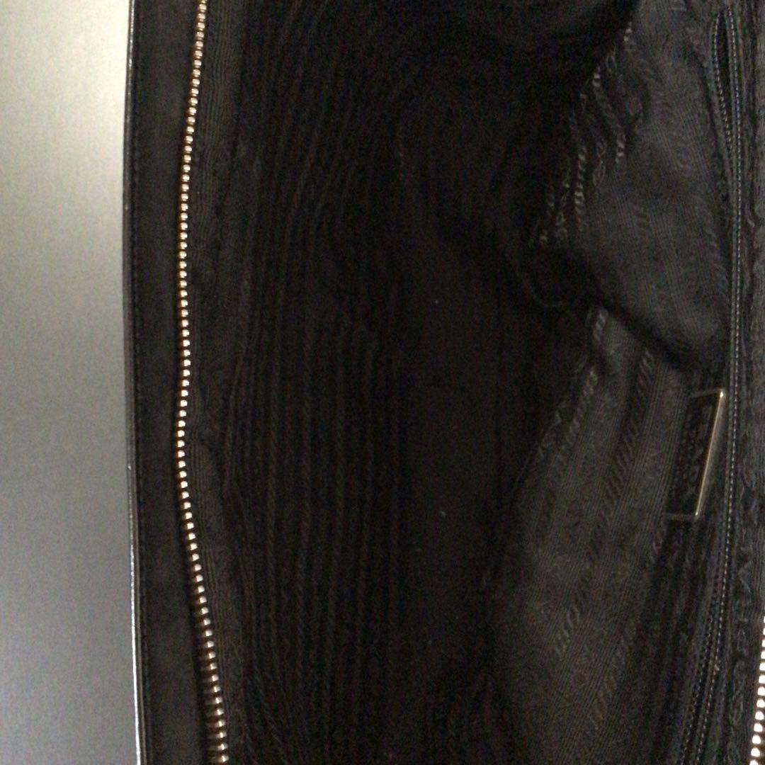 プラダ　黒　バック
