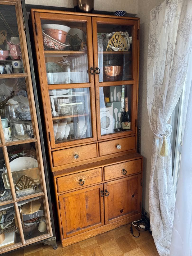 ねぼすけライオンの親子　食器棚上段