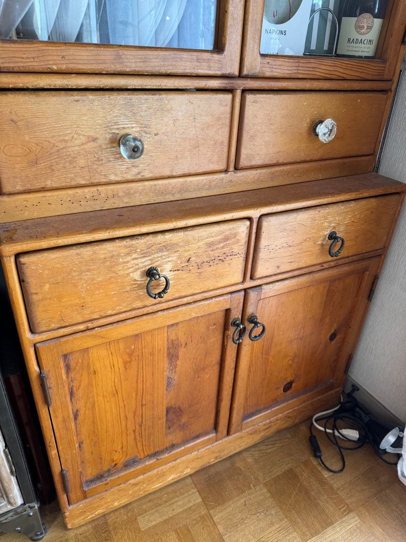 ねぼすけライオンの親子　食器棚上段