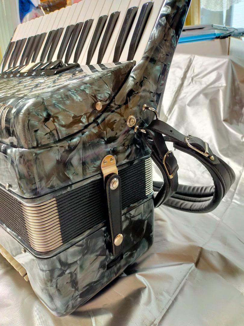 トンボアコーディオン　 Grandaile GT-96（37鍵・96ベース）