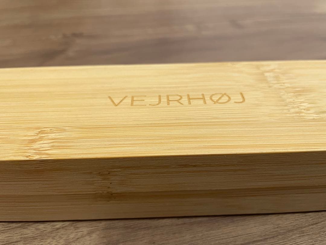 VEJRHØJ アナログ腕時計 ブラック