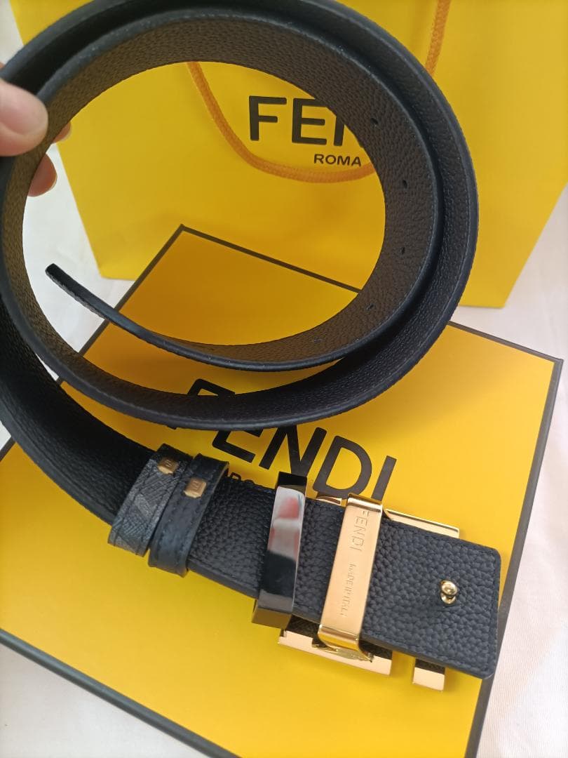 100cm☆FENDI(フェンディ) メンズベルト 美品 グレー
