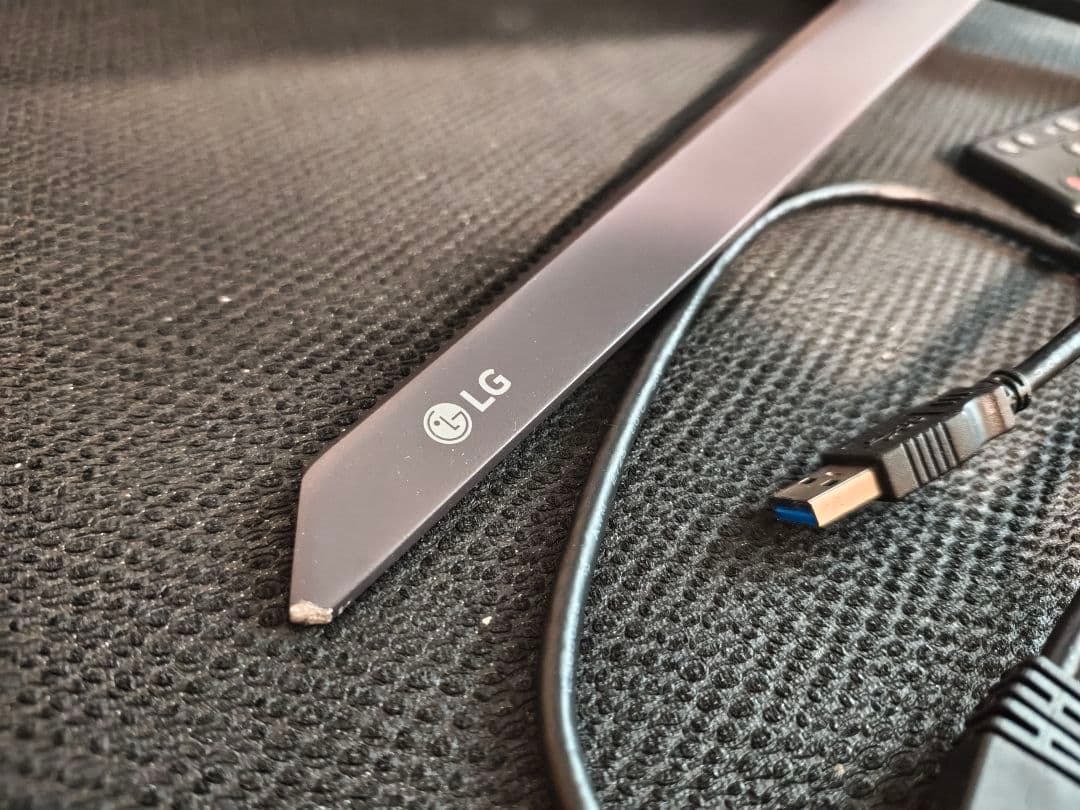 LG 有機elゲーミングモニタ 27GR95QE 240hz