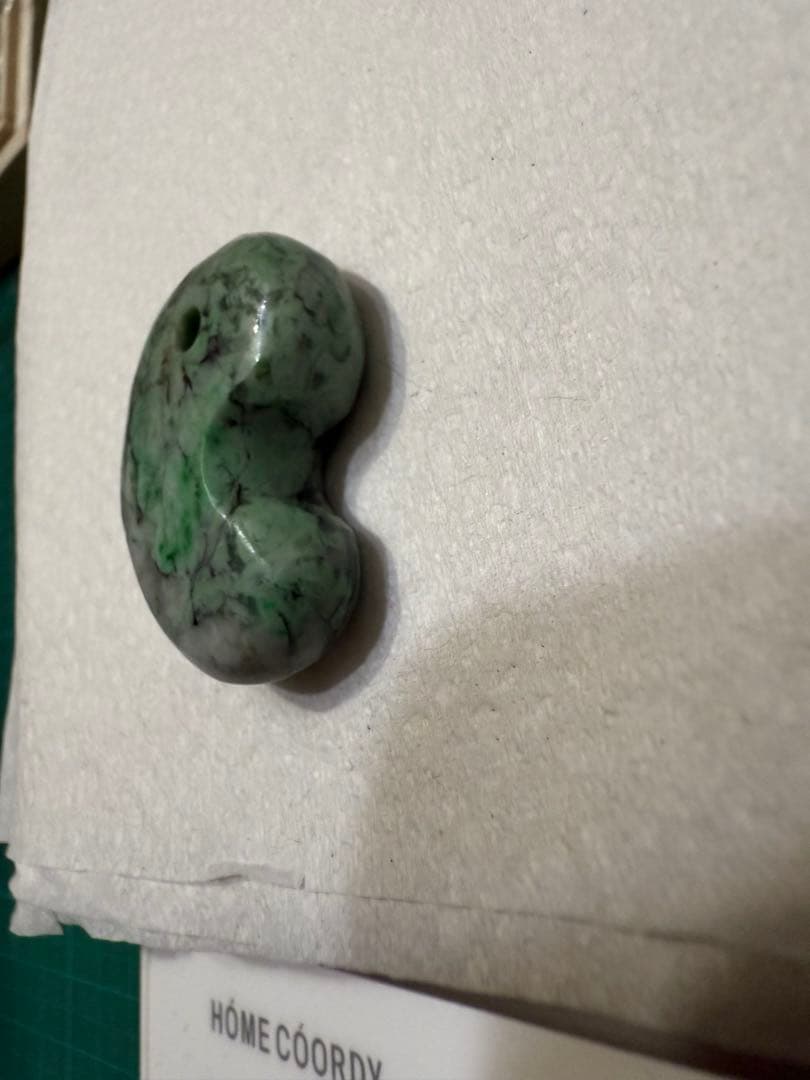 糸魚川翡翠‼️勾玉‼️糸巻き翡翠‼️希少‼️13.１g‼️送料無料‼️破格値‼️