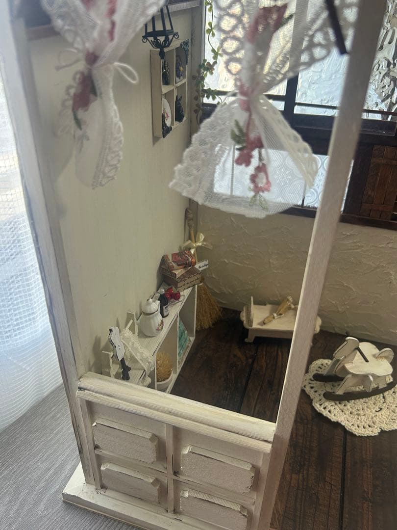 木製ドールハウス.背景ボード.ミニチュアハウス.ハンドメイド.家具小物類セット