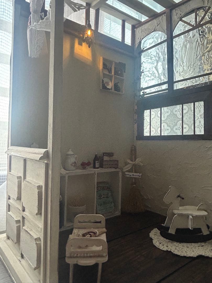 木製ドールハウス.背景ボード.ミニチュアハウス.ハンドメイド.家具小物類セット