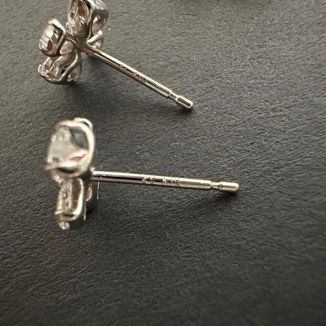 4°C 花モチーフ ホワイトゴールドピアス K10 箱付き