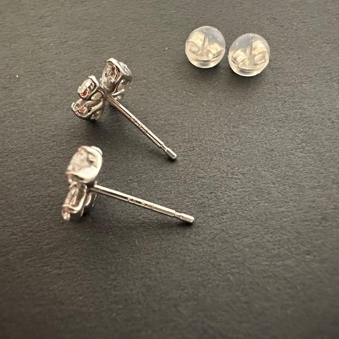 4°C 花モチーフ ホワイトゴールドピアス K10 箱付き