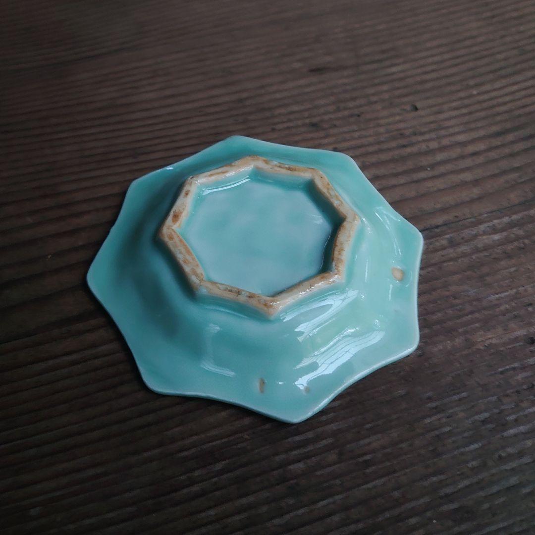 【ご成約】三田青磁 陽刻 花蝶文 八角小皿 と 骨董の器 おまとめ