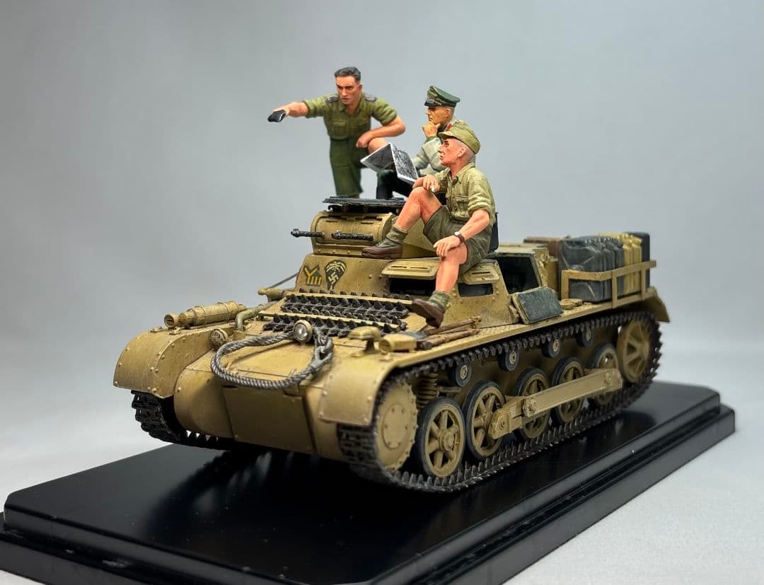 【完成品】ズベズダ 1/35 ドイツ Ⅰ号戦車 B型 フィギュア3体セット