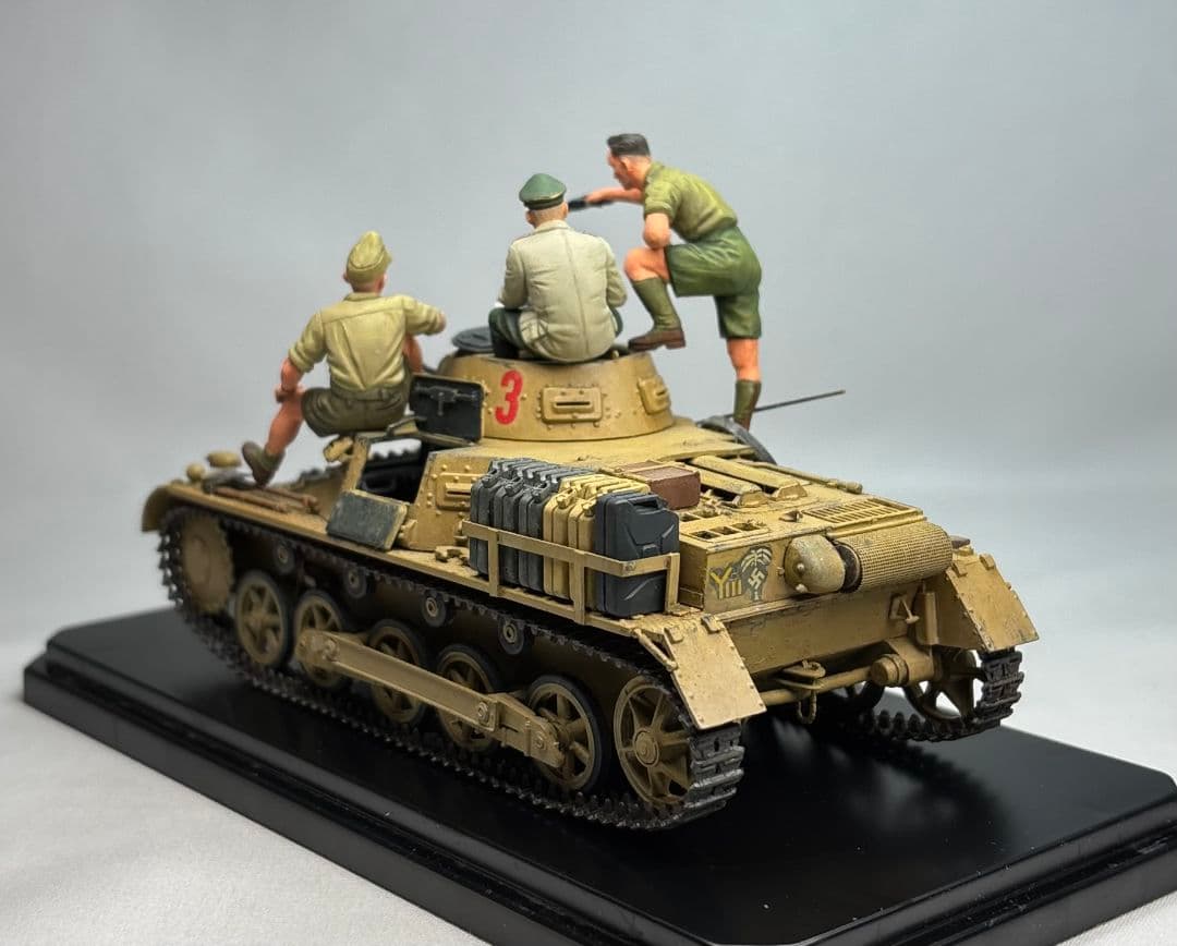 【完成品】ズベズダ 1/35 ドイツ Ⅰ号戦車 B型 フィギュア3体セット