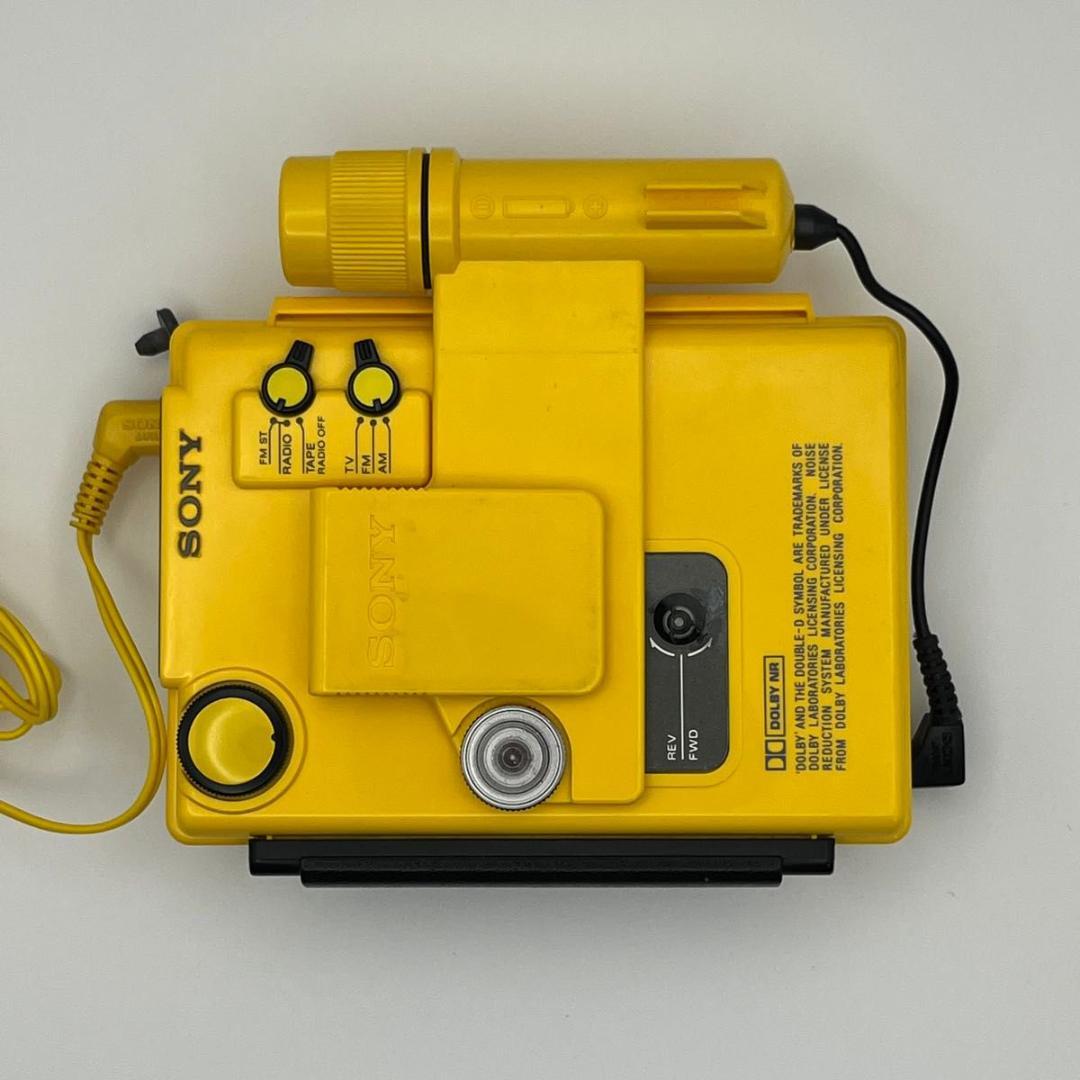 現状品 ソニー WALKMAN WM-F107 イエロー カセットプレーヤー