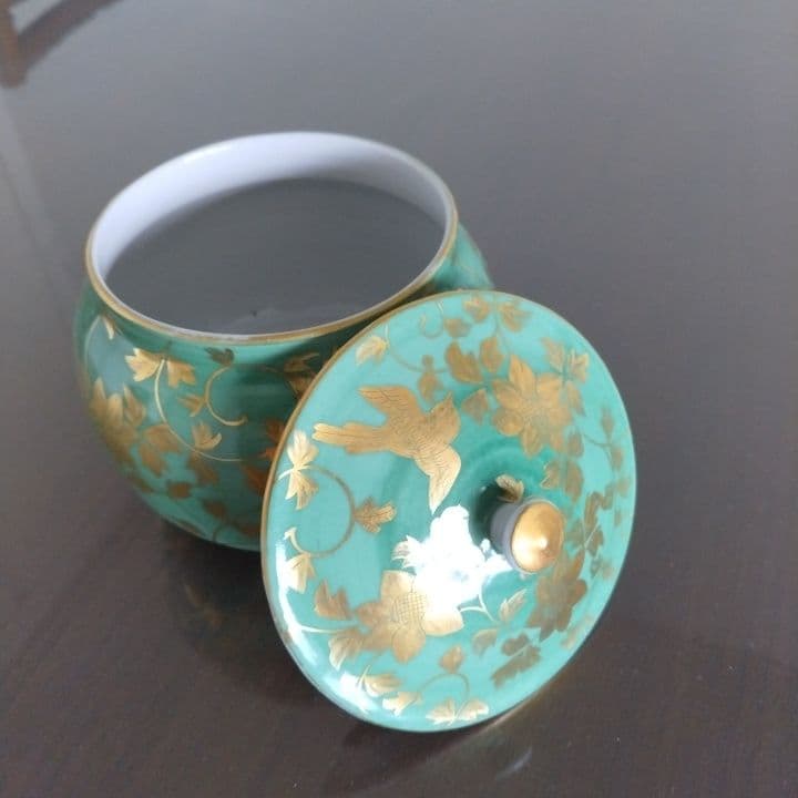 人間国宝吉田美統⭐︎金彩花唐草文 蓋物⭐︎九谷焼⭐︎新品未使用