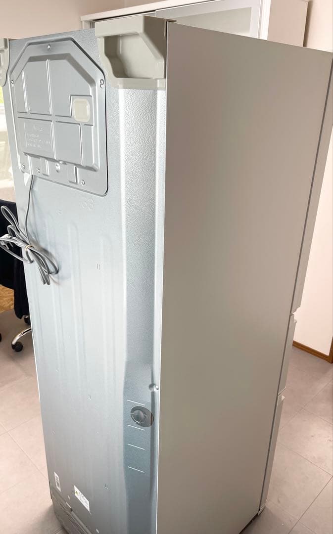 【美品】23年製　TOSHIBA 東芝　冷凍冷蔵庫　326ℓ GR-U33SC