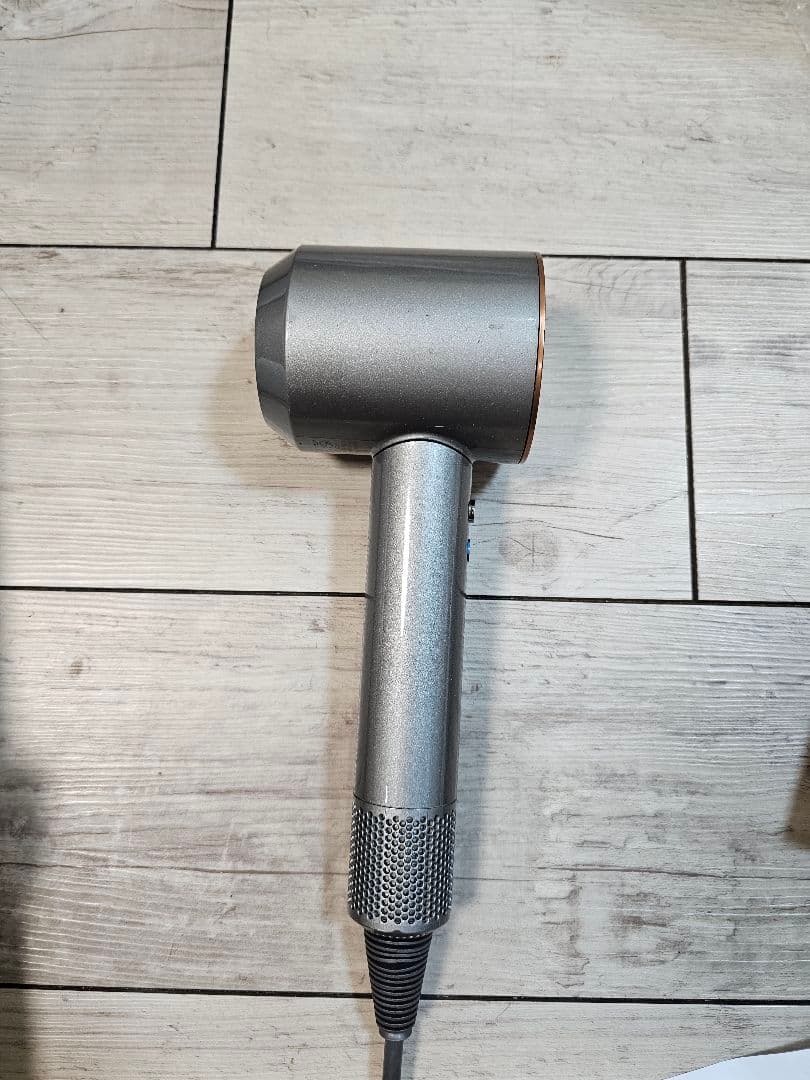 圧倒的最安　保証付　ダイソン　メンテナンス済　dyson 最新hd15　コッパー